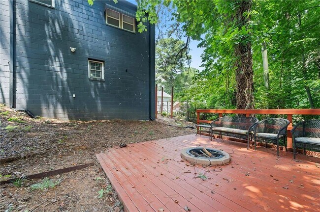 Building Photo - 255 Richardson Rd NW