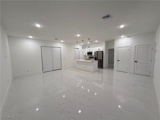 Building Photo - 3311 72nd St W