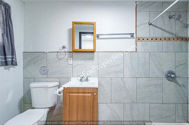 Building Photo - 204 W Sahuaro St