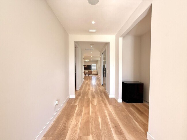 Building Photo - 10603 SW Vasari Way