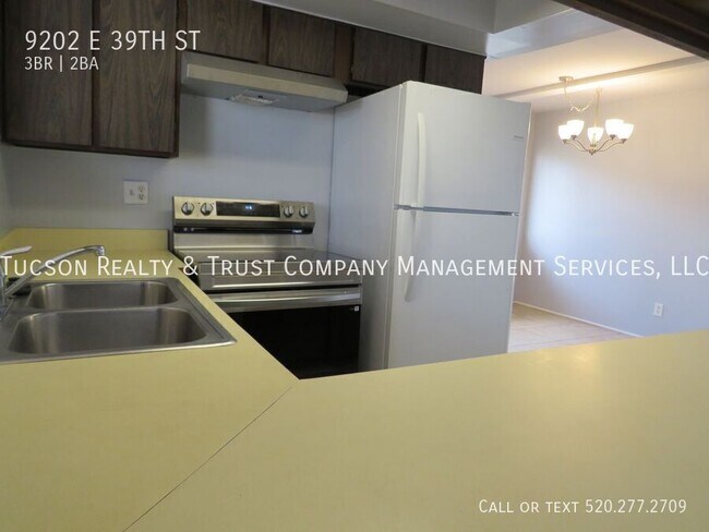 Building Photo - 9202 E 39th St