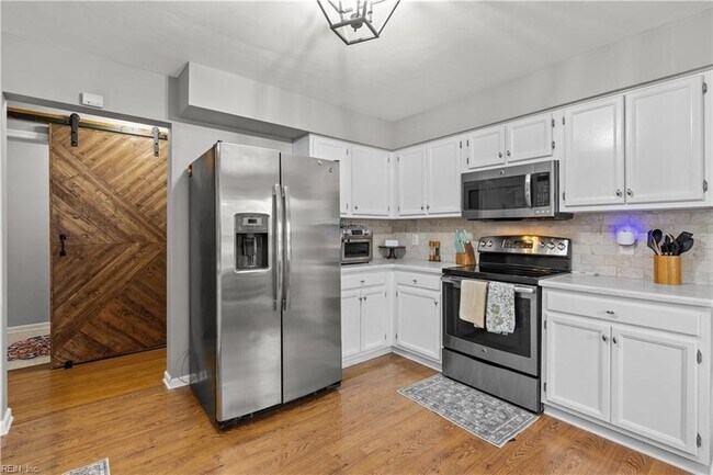 Building Photo - 181 Golden Maple Dr