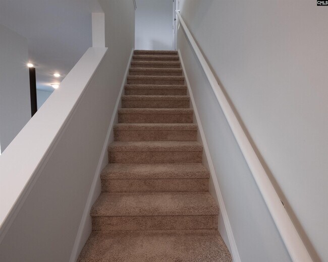 Building Photo - 572 Whippoorwill Dr