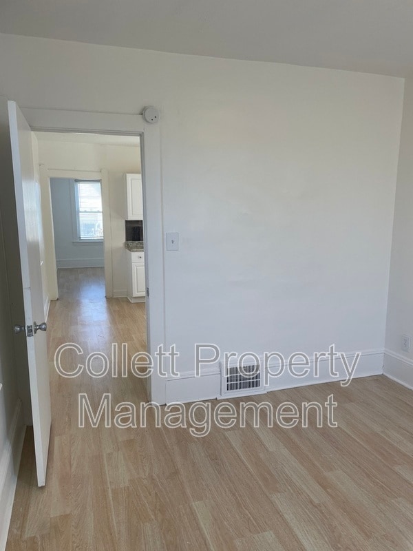 Building Photo - 1924 E 123rd St