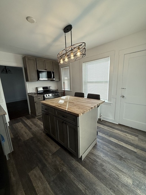 Building Photo - 65 Salisbury Rd