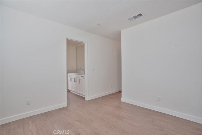 Building Photo - 136 Trellis Ct