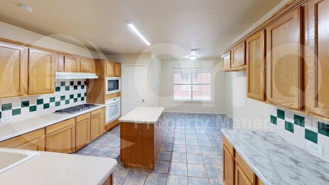 Building Photo - 2210 Elm Falls Pl