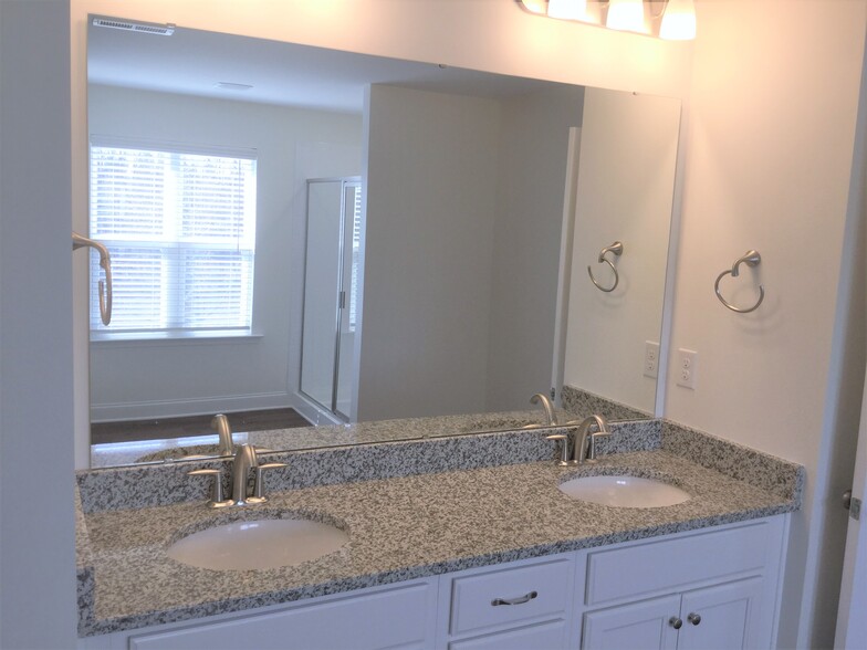 Building Photo - 10831 Maryanna Ct