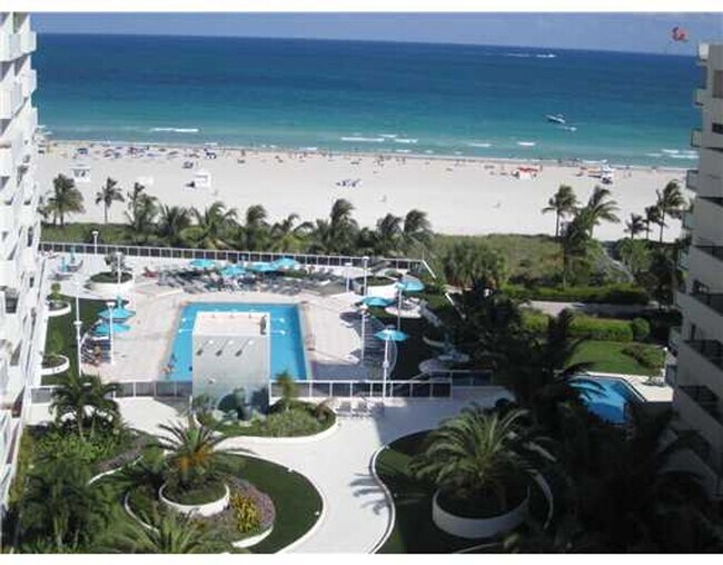 Building Photo - Amazing location: Close to Lincoln & the beaches: 1bed/1bath at the iconic Decoplage: available n...