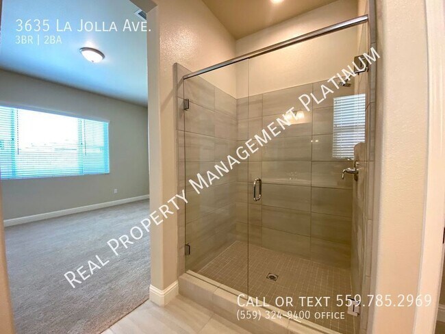 Building Photo - 3635 La Jolla Ave