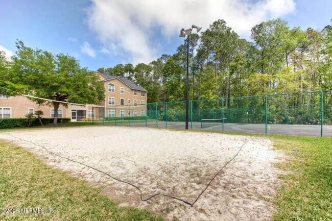 Building Photo - 13810 Sutton Park Dr N