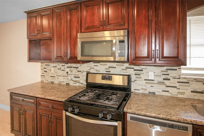 Building Photo - 5738 Willowbend Blvd