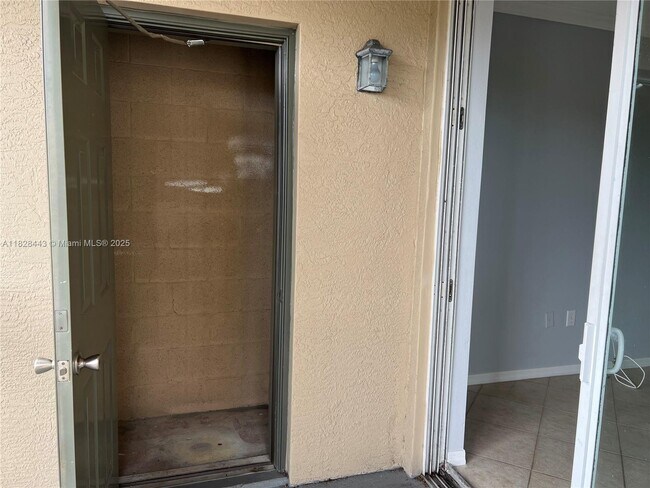 Building Photo - 6565 Emerald Dunes Dr