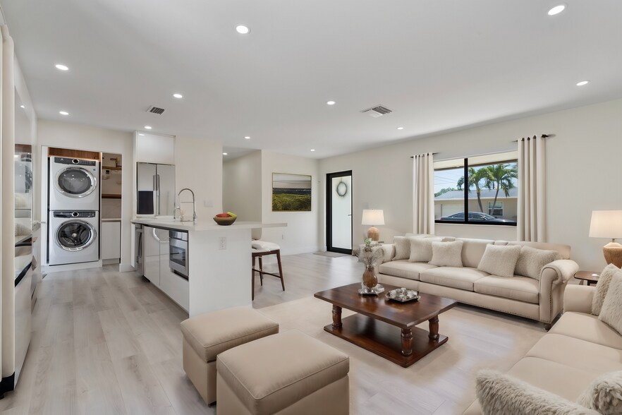 Building Photo - 255 Grant Dr