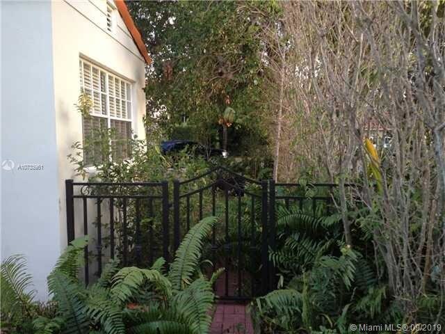 Building Photo - 49 Alcantarra Ave