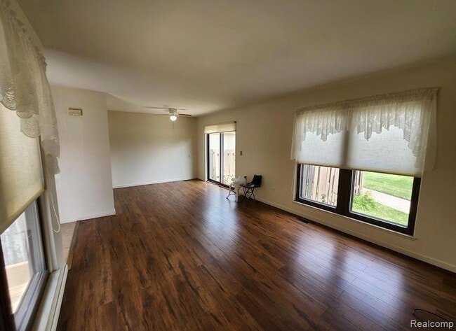 Building Photo - 31573 Green Meadow Ln