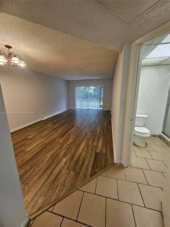 Building Photo - 7820 S Colony Cir