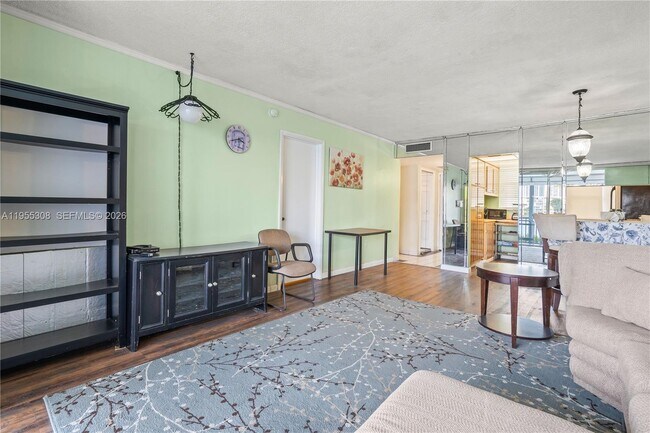 Building Photo - 2861 Leonard Dr