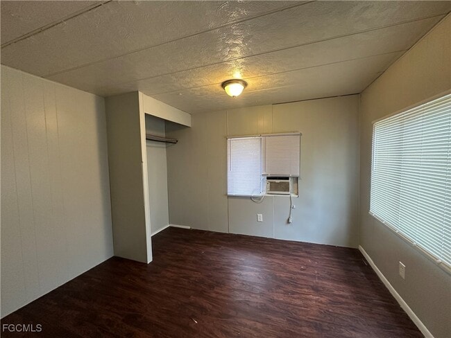 Building Photo - 7886 Breeze Dr