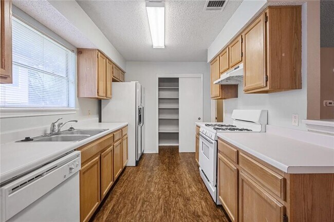 Building Photo - 2203 N Shields Dr