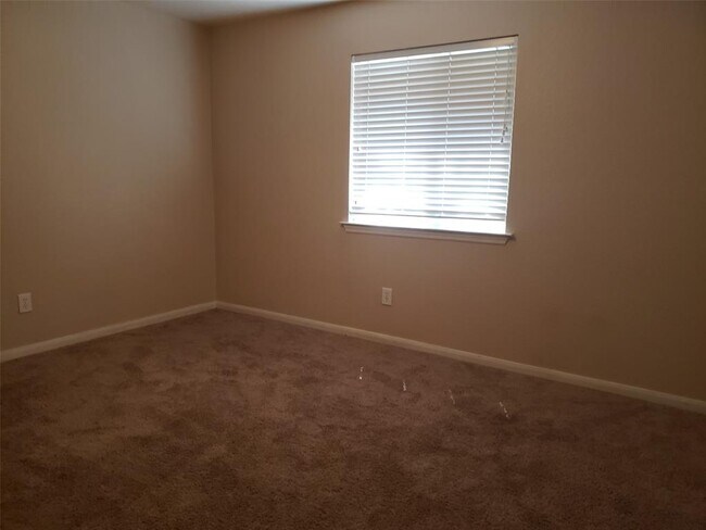 Building Photo - 110 Genesee Ridge Dr