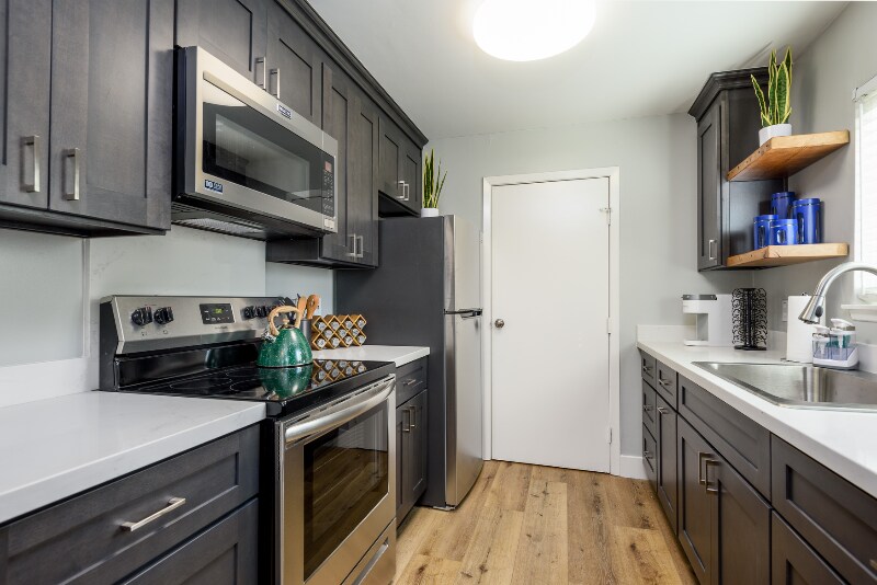 Building Photo - 1176 King St