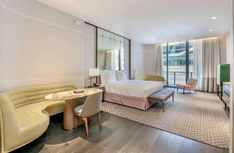 Building Photo - 805 S Miami Ave