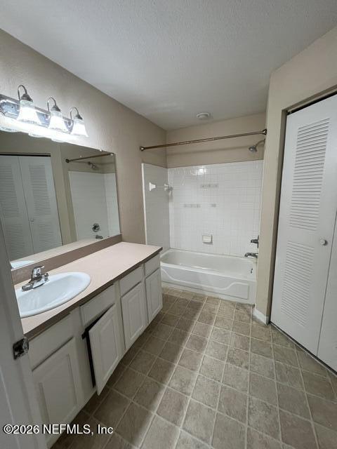 Building Photo - 13700 Richmond Park Dr N