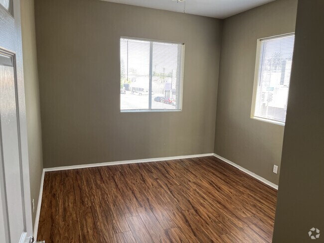 Building Photo - 4801 S Normandie Ave