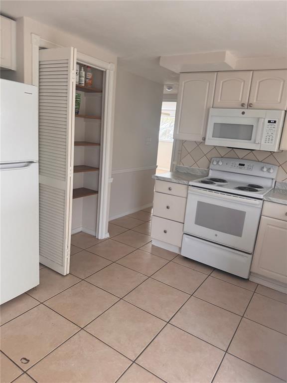 Building Photo - 2043 Shannon Dr