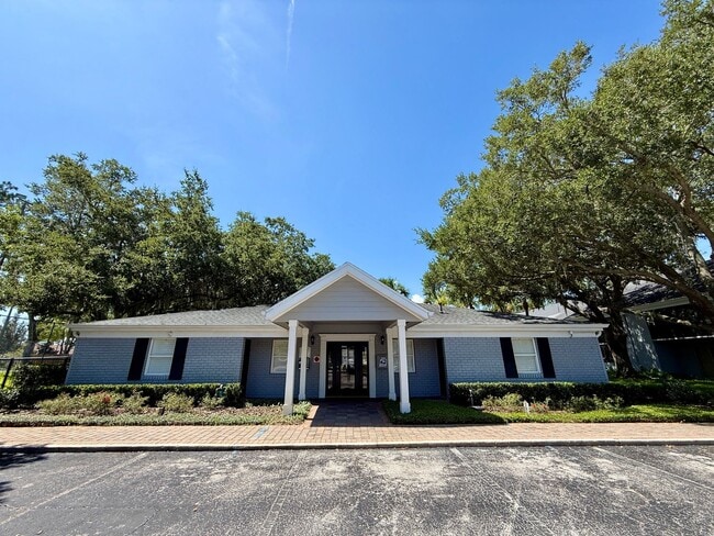 Building Photo - STRATFORD CONVENIENT 1/1 CONDO IN SEMINOLE...