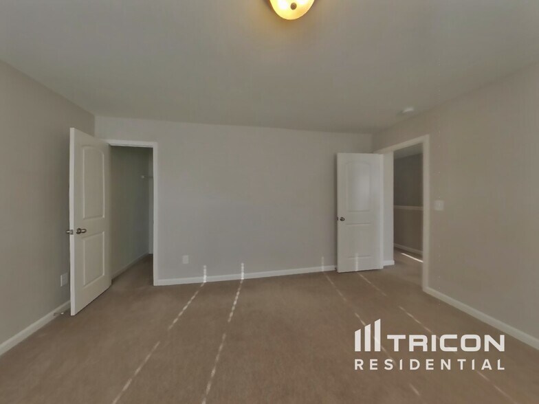 Building Photo - 127 Coddington Ln