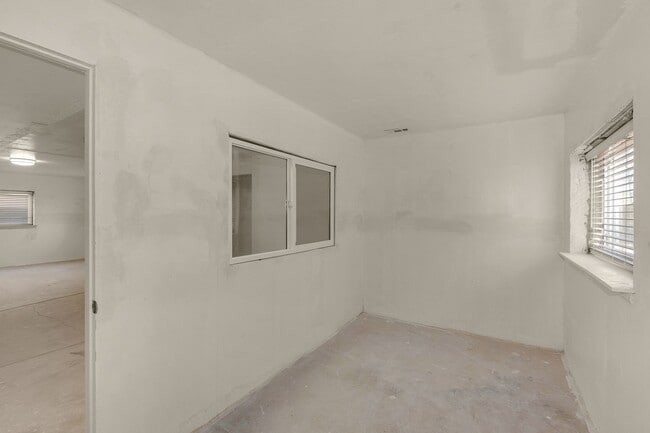 Building Photo - Pinon Valley 2 story 3 bedroom home