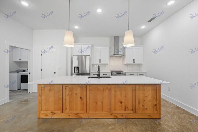 Building Photo - 102 Cardinal Wds