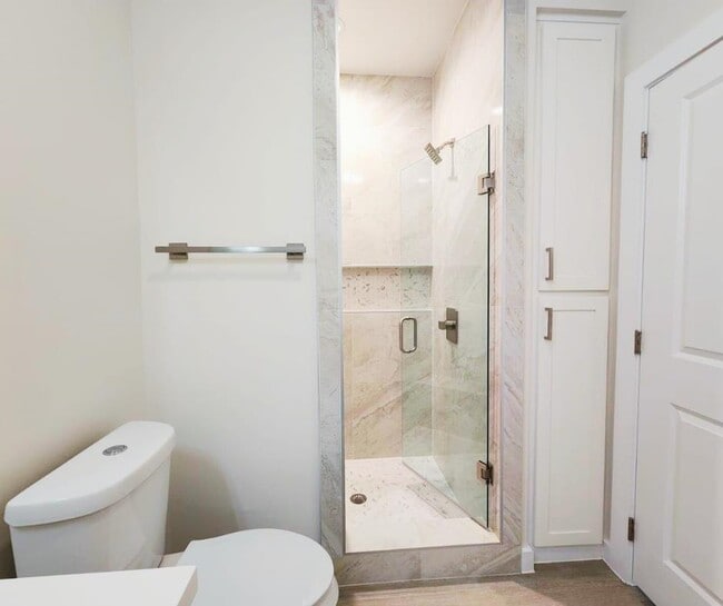 Building Photo - 7506 Cresta Bella St