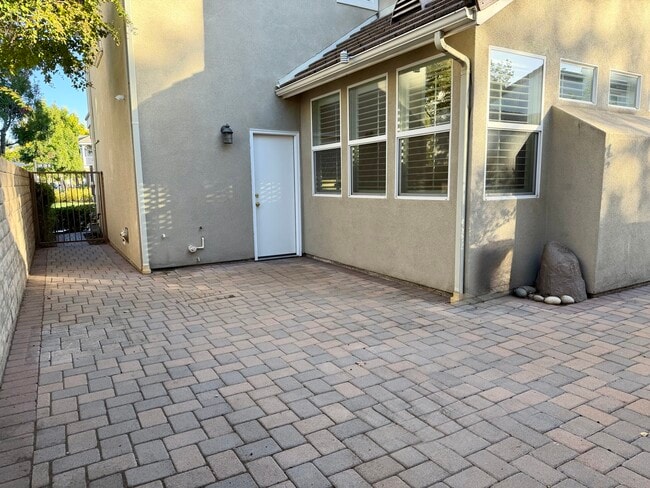 Building Photo - 26967 Cape Cod Dr