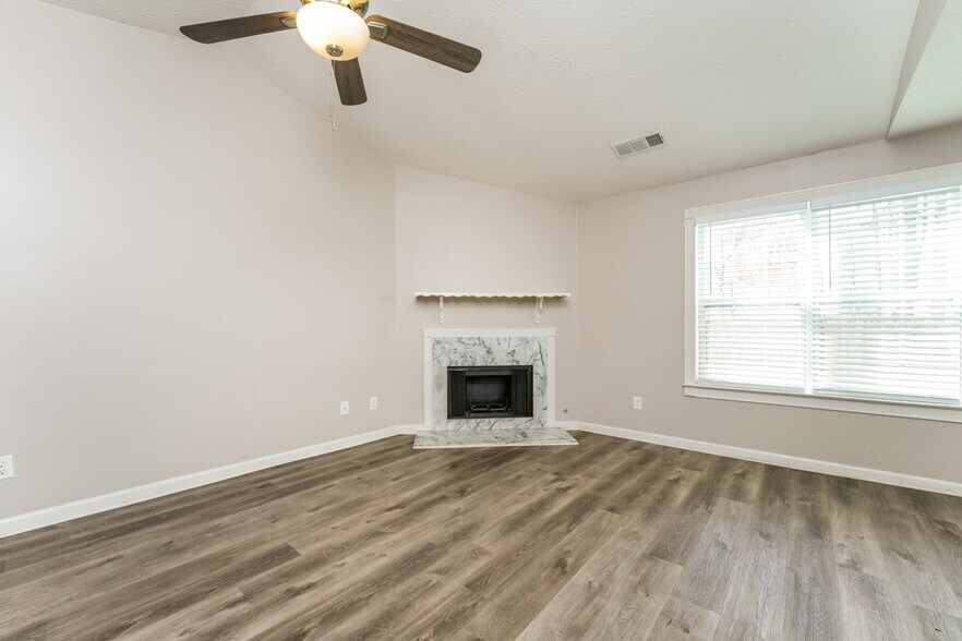 Building Photo - 731 Sugar Oak Ln