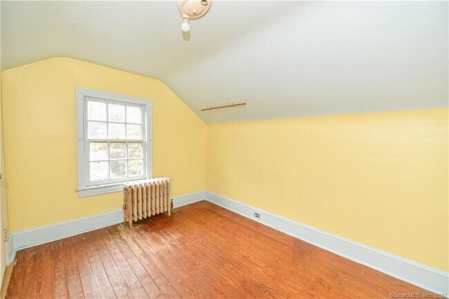 Building Photo - 61 Villa Ave
