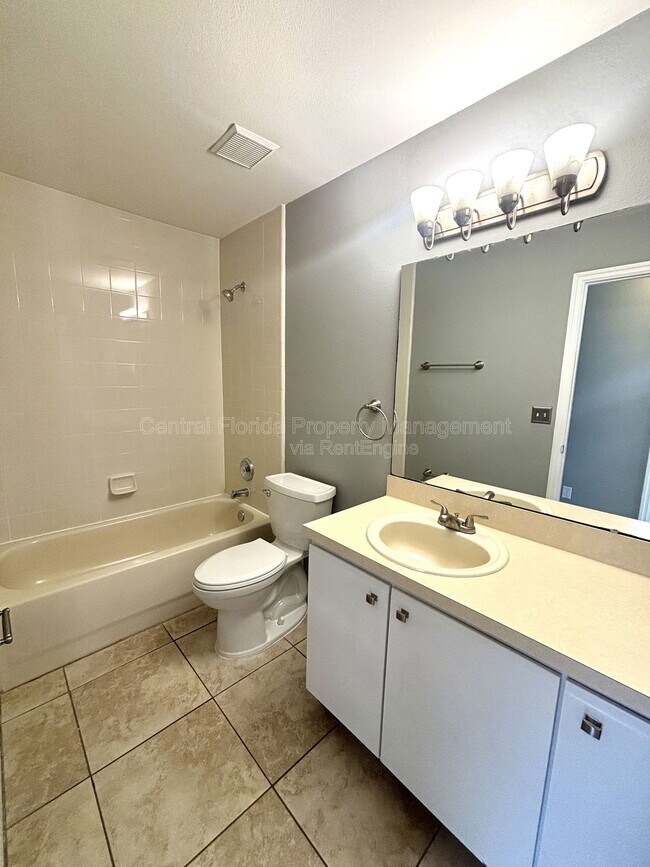 Building Photo - 11849 Foxglove Dr