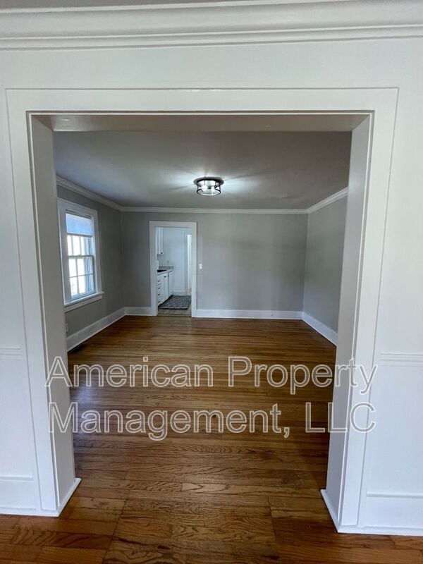 Building Photo - 1227 S College Ave