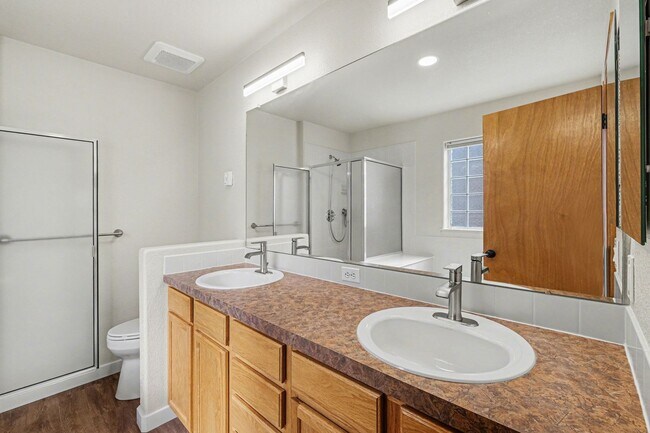 Building Photo - 2250 Marshfield Ln