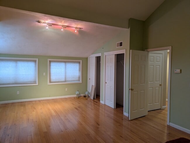 Building Photo - 285 America Blvd