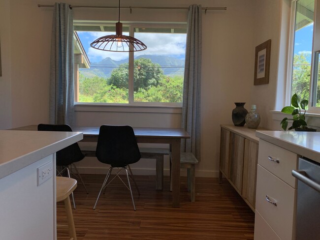 Building Photo - Renovated 3 bed, 2 bath Duplex Home in Waialua