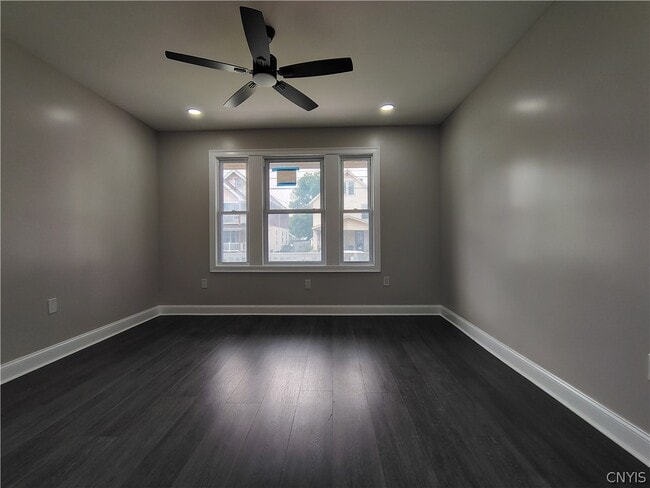Building Photo - 1539 Taylor Ave