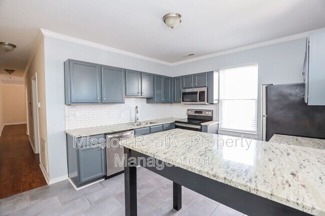 Building Photo - 1402 Bainbridge St