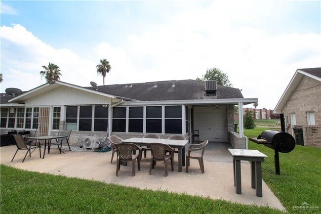 Building Photo - 1510 River Bend Dr