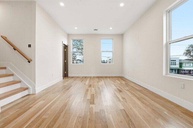 Building Photo - 25 Lembeck Ave