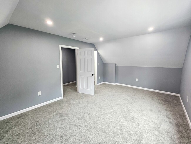 Building Photo - 539 Marie Ave