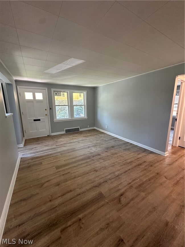 Building Photo - 18413 Waterbury Ave