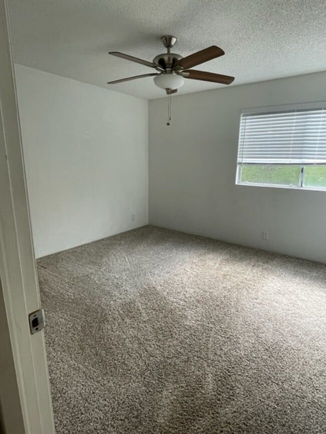 Building Photo - Available now - 2 bedroom / 2 bath / 2 parking in Mililani